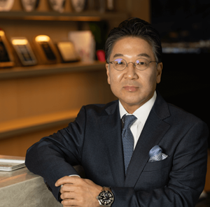 Dr. Charles Lee